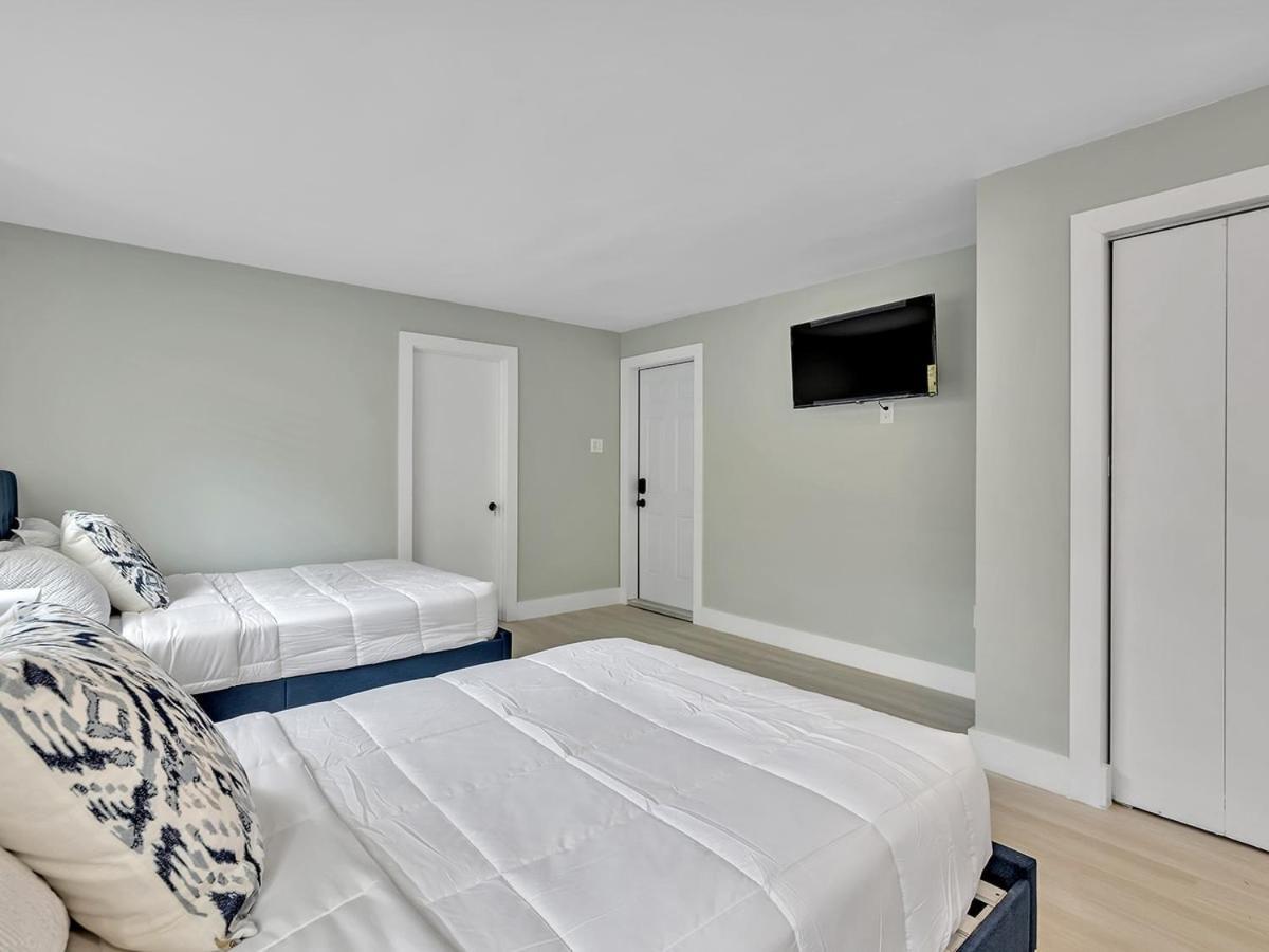 Apartment The Shell On Walnut Hollywood Free Parking